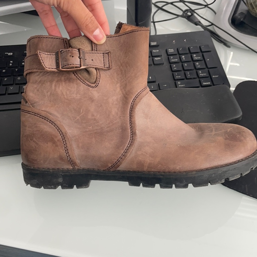 Birkenstock Booties women size 8 39 brown lightly worn, good condition